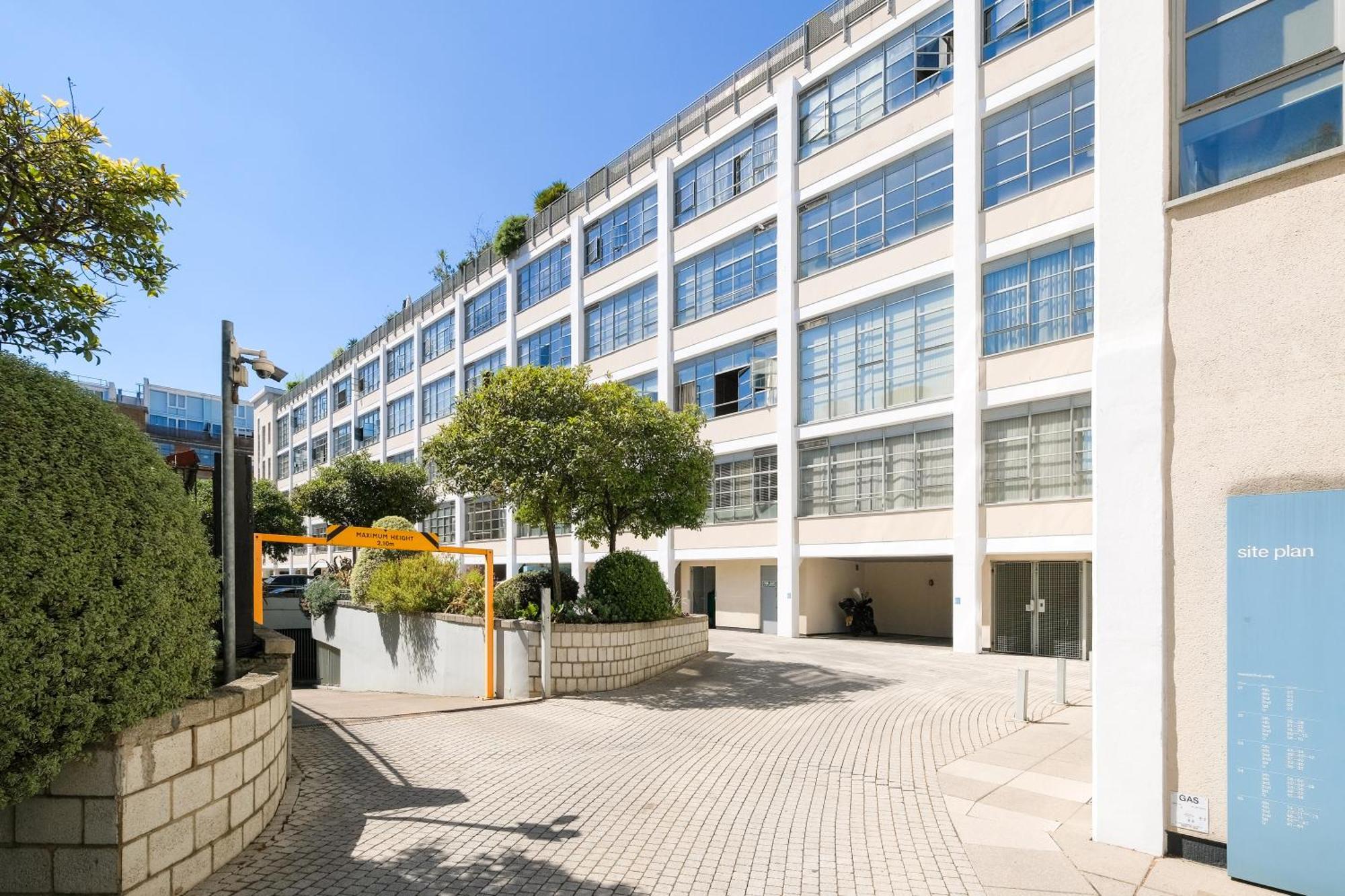 Appartement Lovely 2 Bed Flat In Canal Side Gated Development Londres